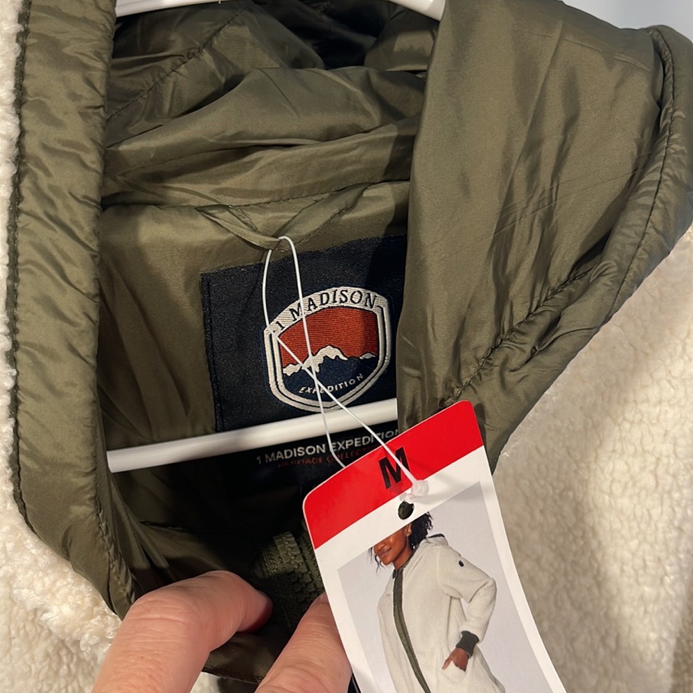 NWT- 1 Madison Expedition Jacket, Size Medium - Picture 3 of 5